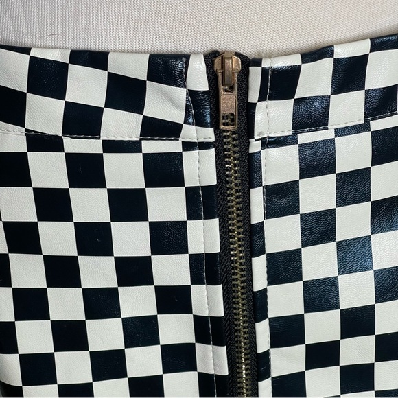 Retro 80s Style Checkered Black & White Vinyl Faux Leather Mini Skirt NWT ZAFUL - Picture 4 of 6
